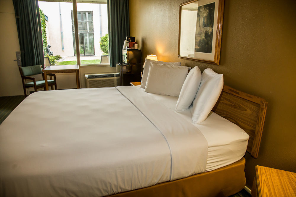 Baymont By Wyndham Fargo Hotel Eksteriør billede