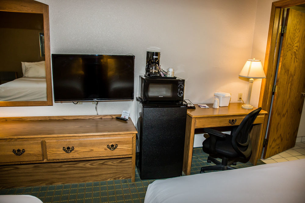 Baymont By Wyndham Fargo Hotel Eksteriør billede