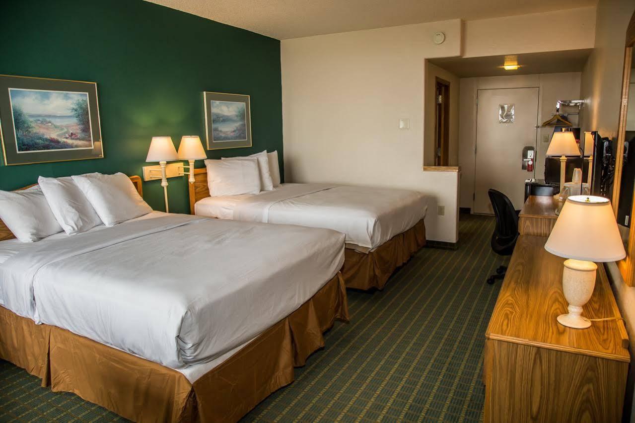 Baymont By Wyndham Fargo Hotel Eksteriør billede